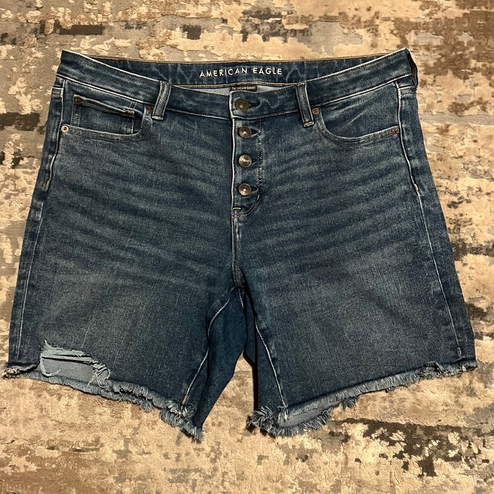 American Eagle Skinny Bermuda Short, size 16.